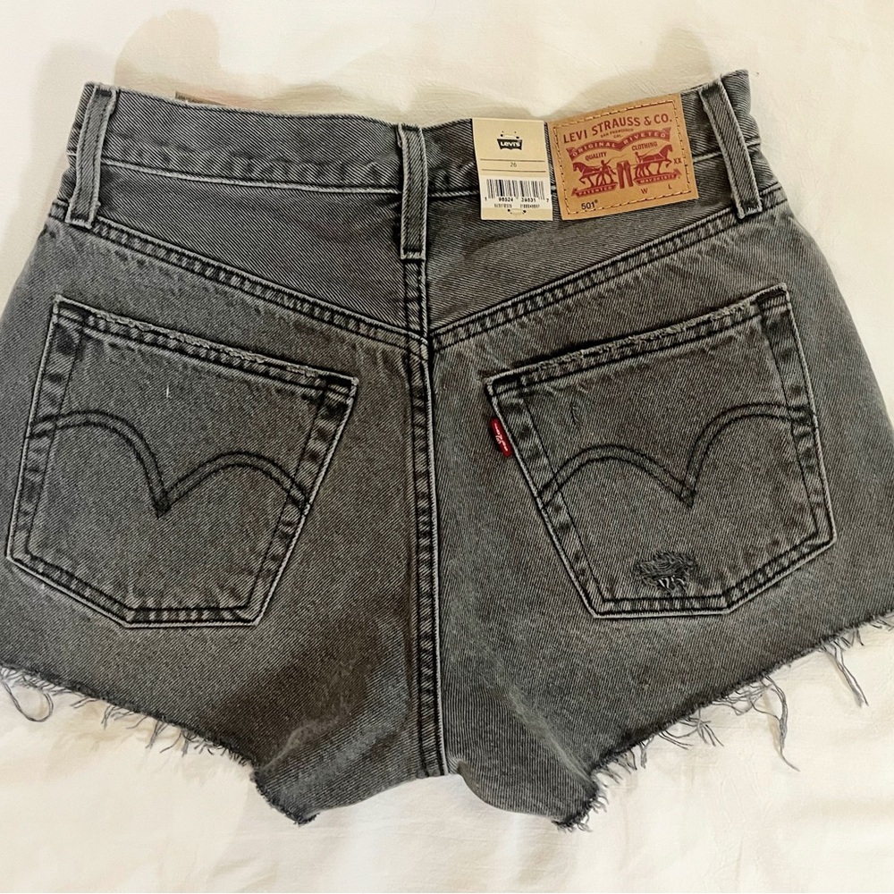 NWT Levi's Women's 501 Distressed Cutoff Shorts